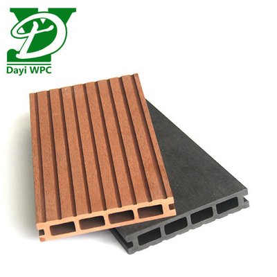 Decking de material compuesto hueco resistente al agua para proyectos al aire libre
