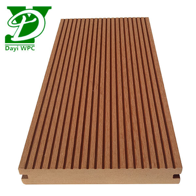 Decking de madera de grano compuesto resistente al agua moderno