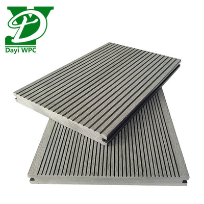 Decking de WPC duradero para piscinas y jardines