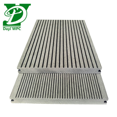 Decking de WPC duradero para piscinas y jardines