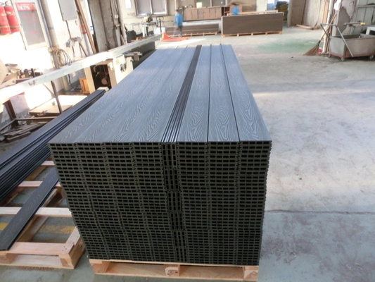 Techo hueco de madera plástica compuesta resistente al agua