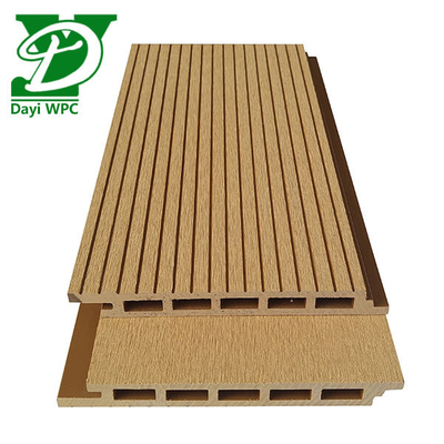 Revestimiento de paredes exteriores de madera plástica compuesta 150 * 16 mm para hotel