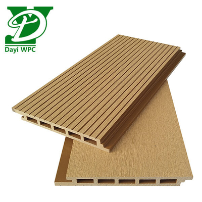 Revestimiento de paredes exteriores de madera plástica compuesta 150 * 16 mm para hotel