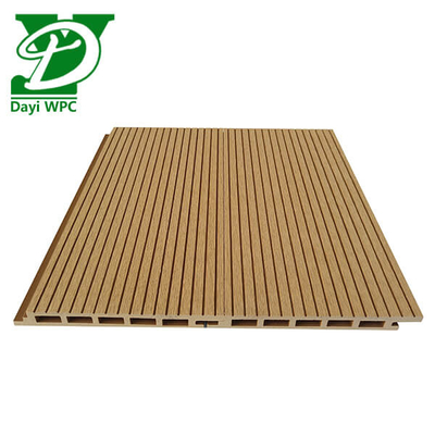 Revestimiento de paredes exteriores de madera plástica compuesta 150 * 16 mm para hotel
