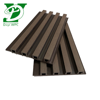 Panel de pared de madera natural de grano de alta calidad WPC de interior resistente al desgaste