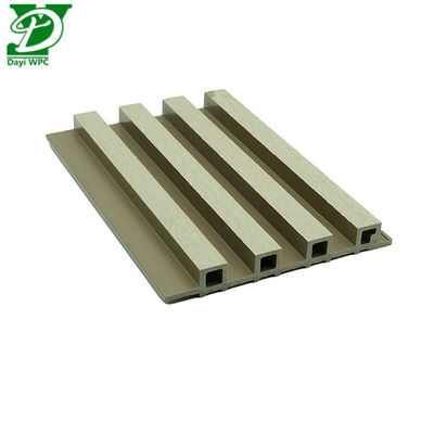 Paneles de pared exteriores WPC resistentes a los rayos UV para decoración exterior