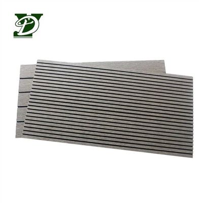 Decking de WPC moderno y hueco descalzo para exteriores