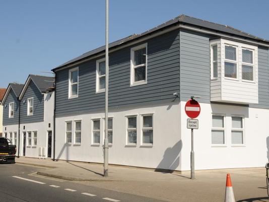 Diseño moderno sin pintura WPC revestimiento de pared exterior impermeable