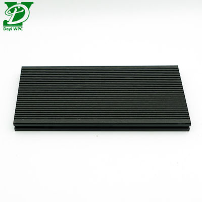 3D Embossed WPC Decking Flooring Outdoor Customizable también puede ser usado para la construcción de pisos.